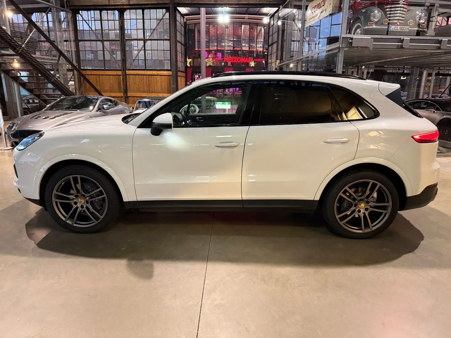 Porsche Cayenne /MATRIX/PANO/SOFT/AHK/LUFT/KAMERA/NAVI Weiß - 2