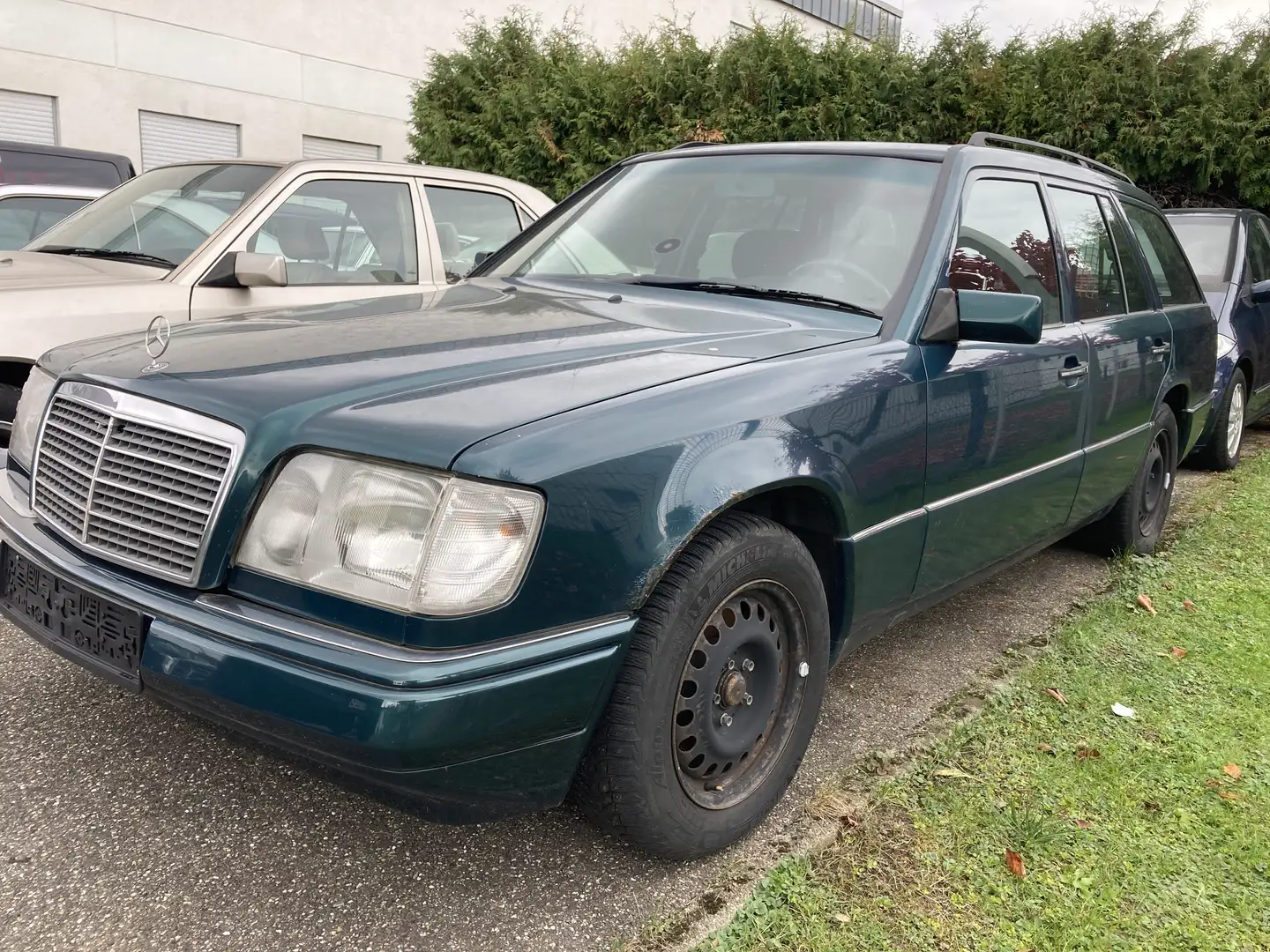 Mercedes-Benz E 250 E-Klasse T D Kombi W124 Vert - 2