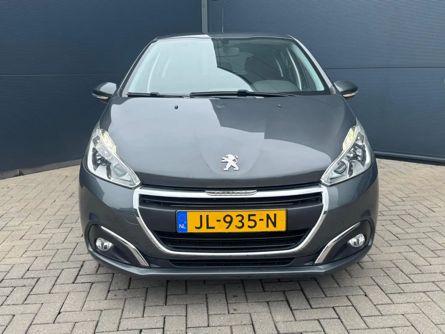 Peugeot 208 1.2 PureTech / Navi / Pdc / Nap Gris - 2