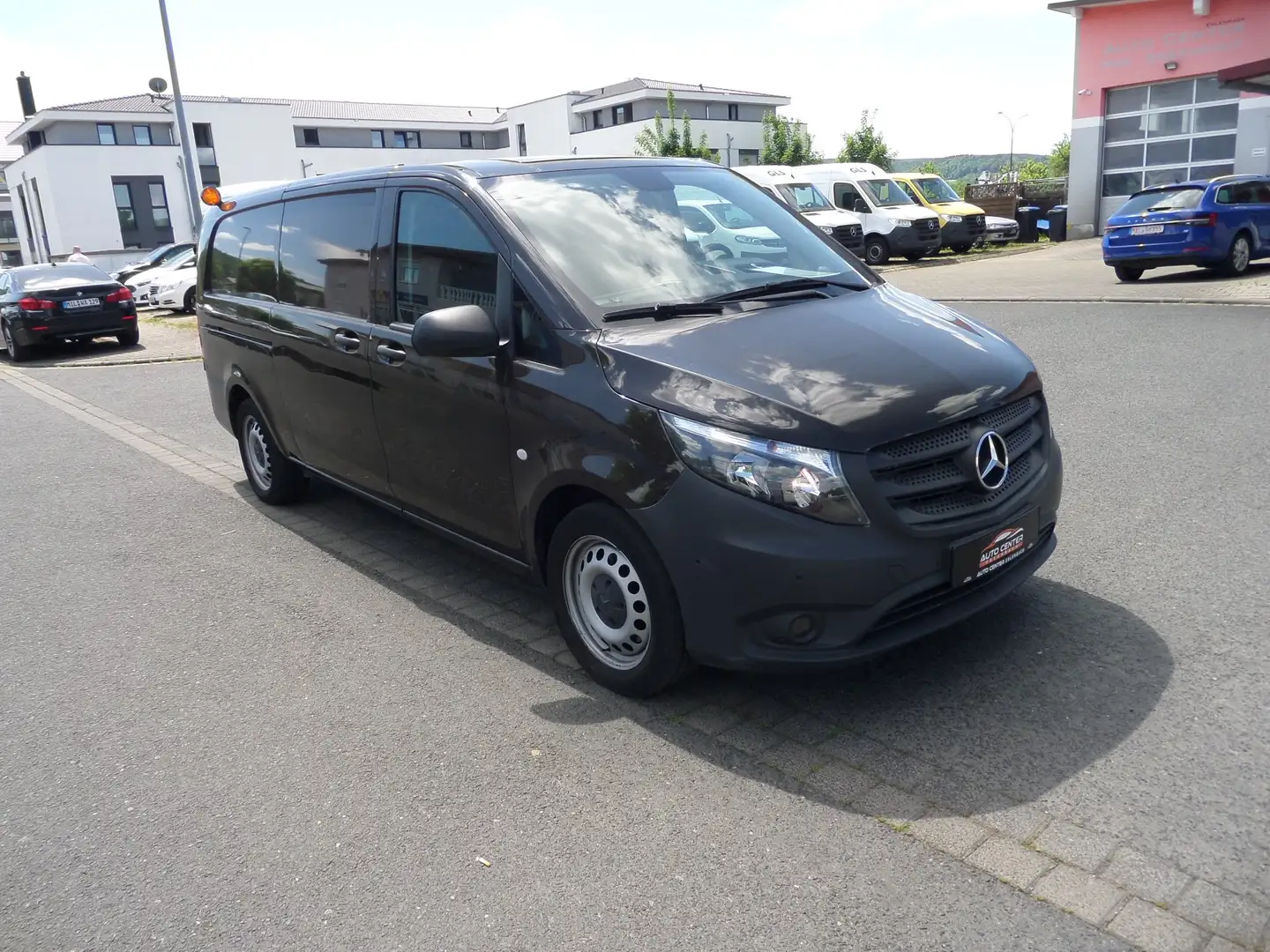 Mercedes-Benz Vito 116 CDI Extralang Regale+Standh+AHK+Cam+Klima+Navi Brun - 2