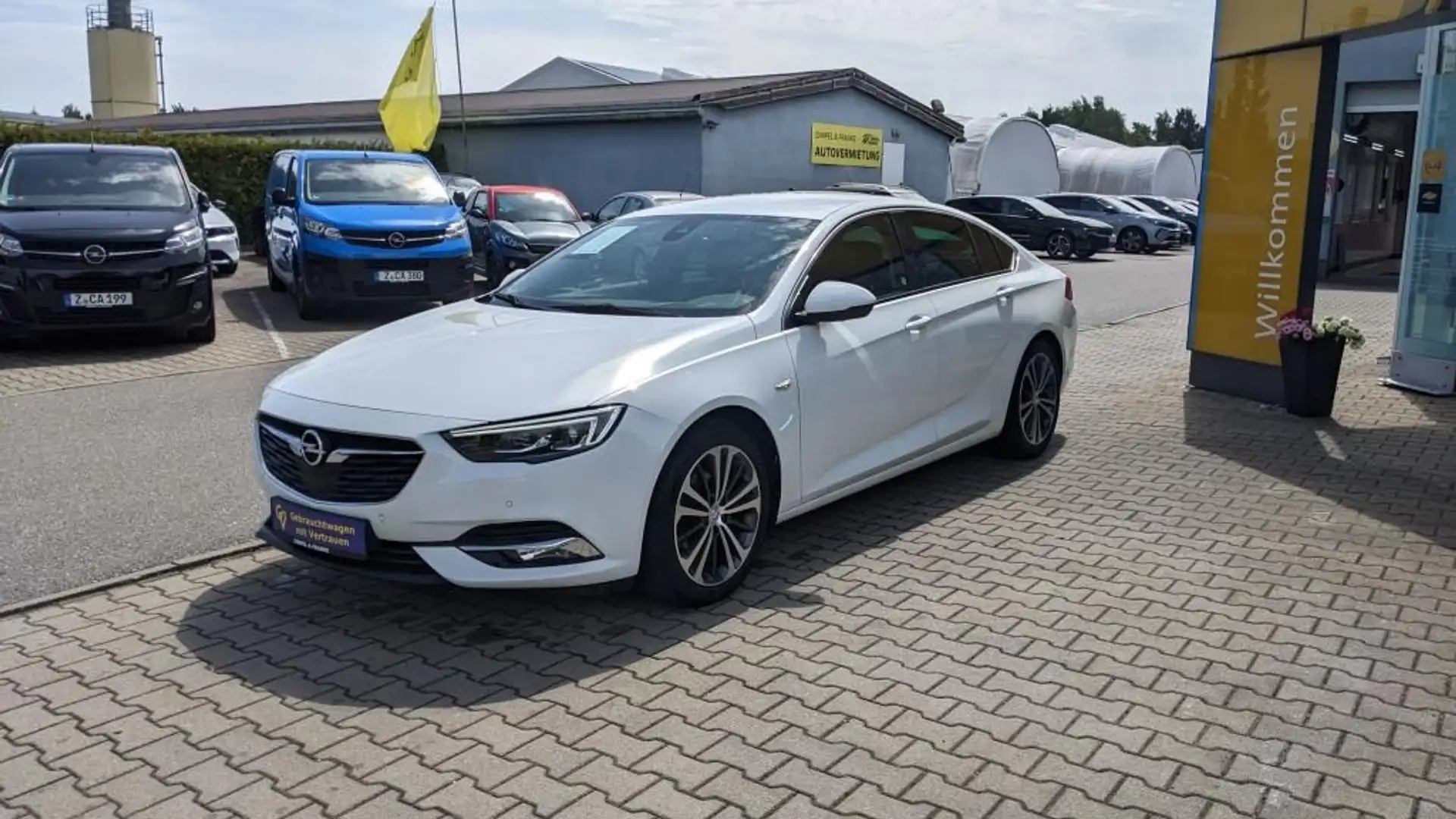 Opel Insignia Grand Sport Ultimate  121 kW 165 PS Sta Weiß - 2