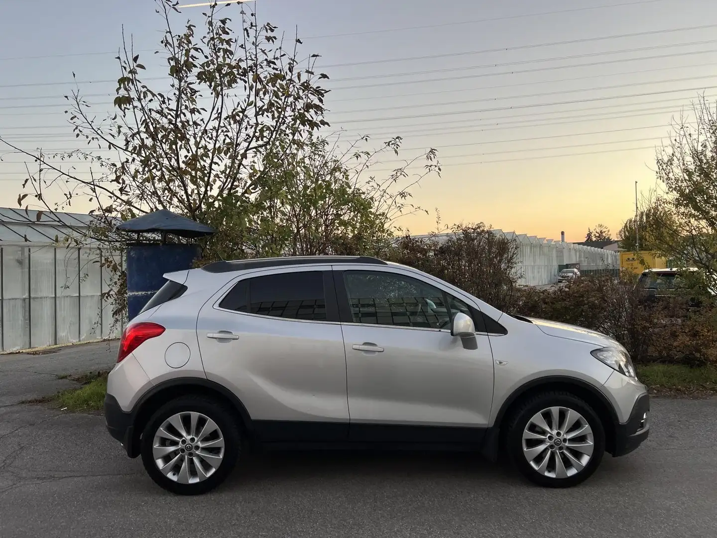 Opel Mokka 1,6 CDTI 4x4 Cosmo RKamera Navi Szhzg Xenon SR+WR Silber - 2