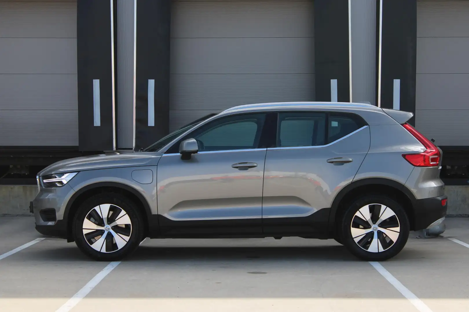 Volvo XC40 T4 Recharge Inscription Expression | Achteruitrijc Grijs - 2