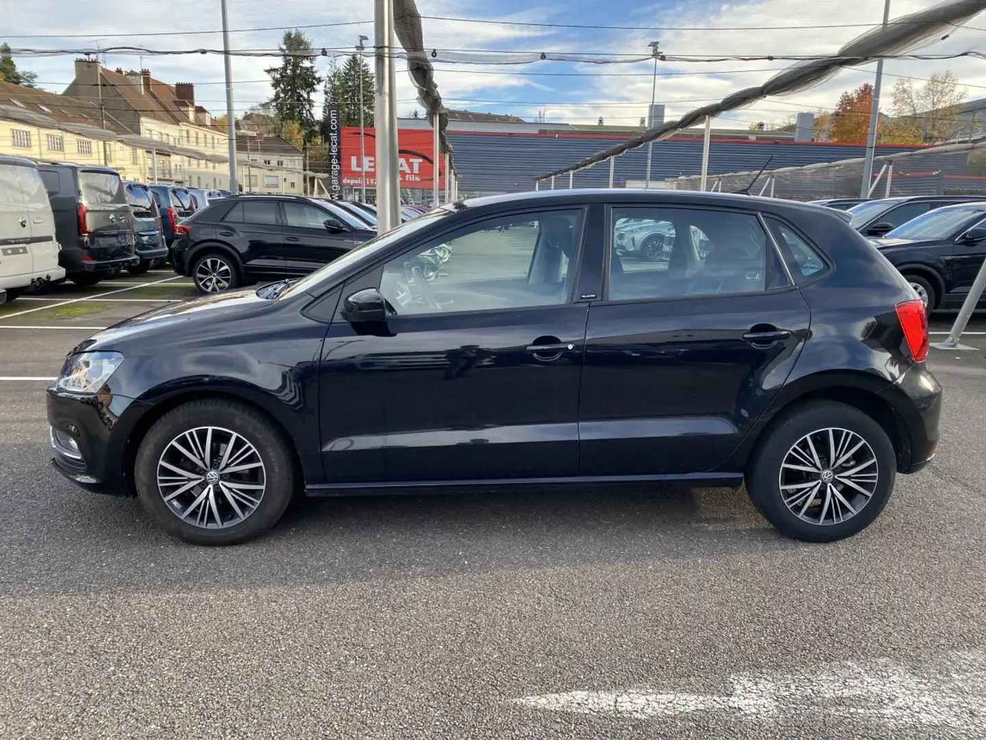 Volkswagen Polo V (2) 1.2 TSI 90 BLUEMOTION TECHNOLOGY ALLSTAR 5P Noir - 2