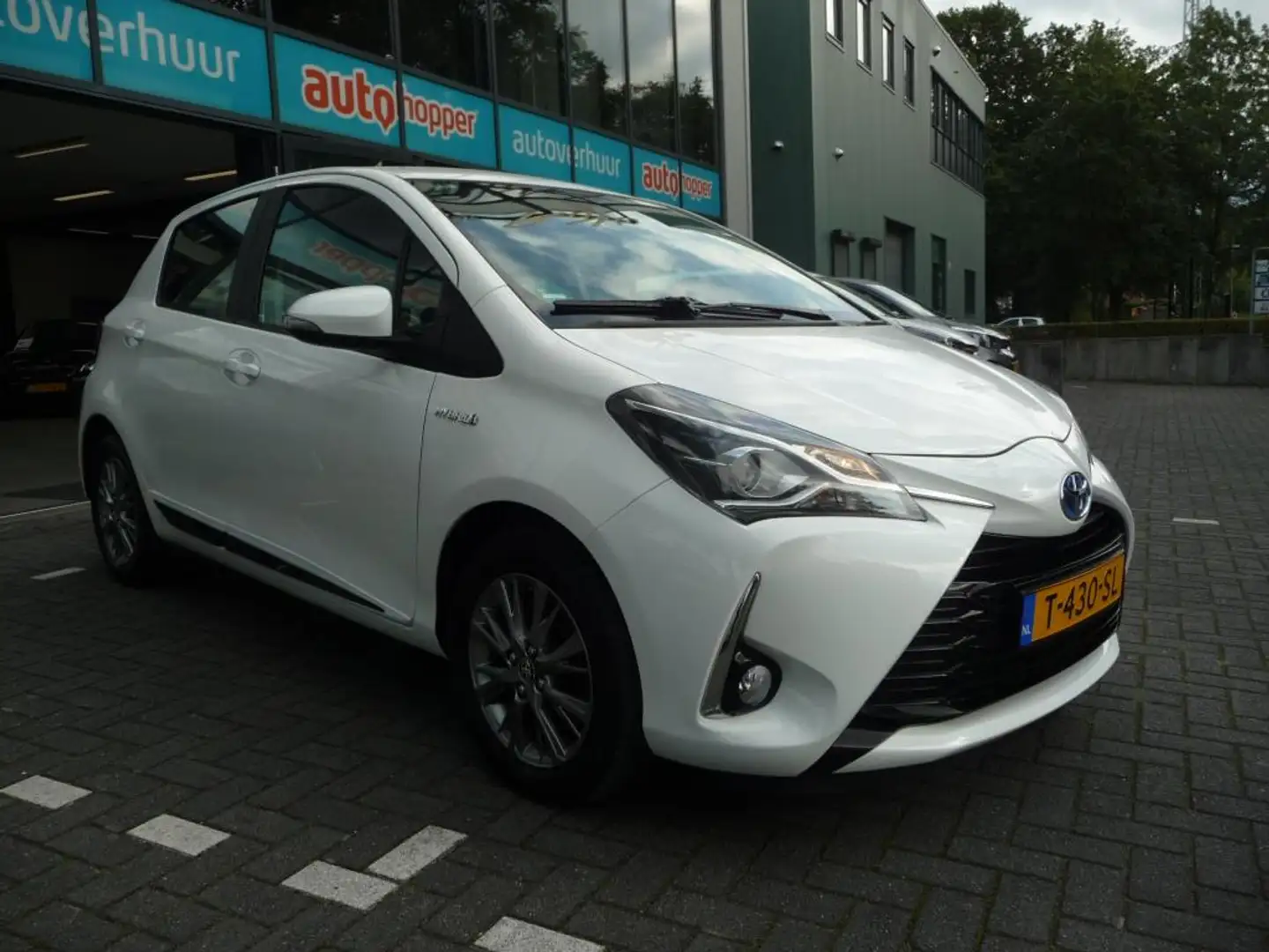 Toyota Yaris 1.5 Hybrid Aspiration Wit - 2