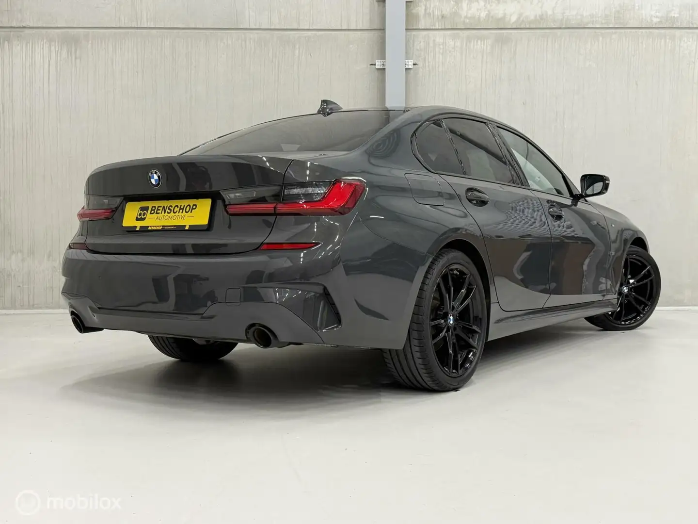 BMW 320 3-serie 320i M Sport Navi Carplay Virtual 19 inch Gris - 2