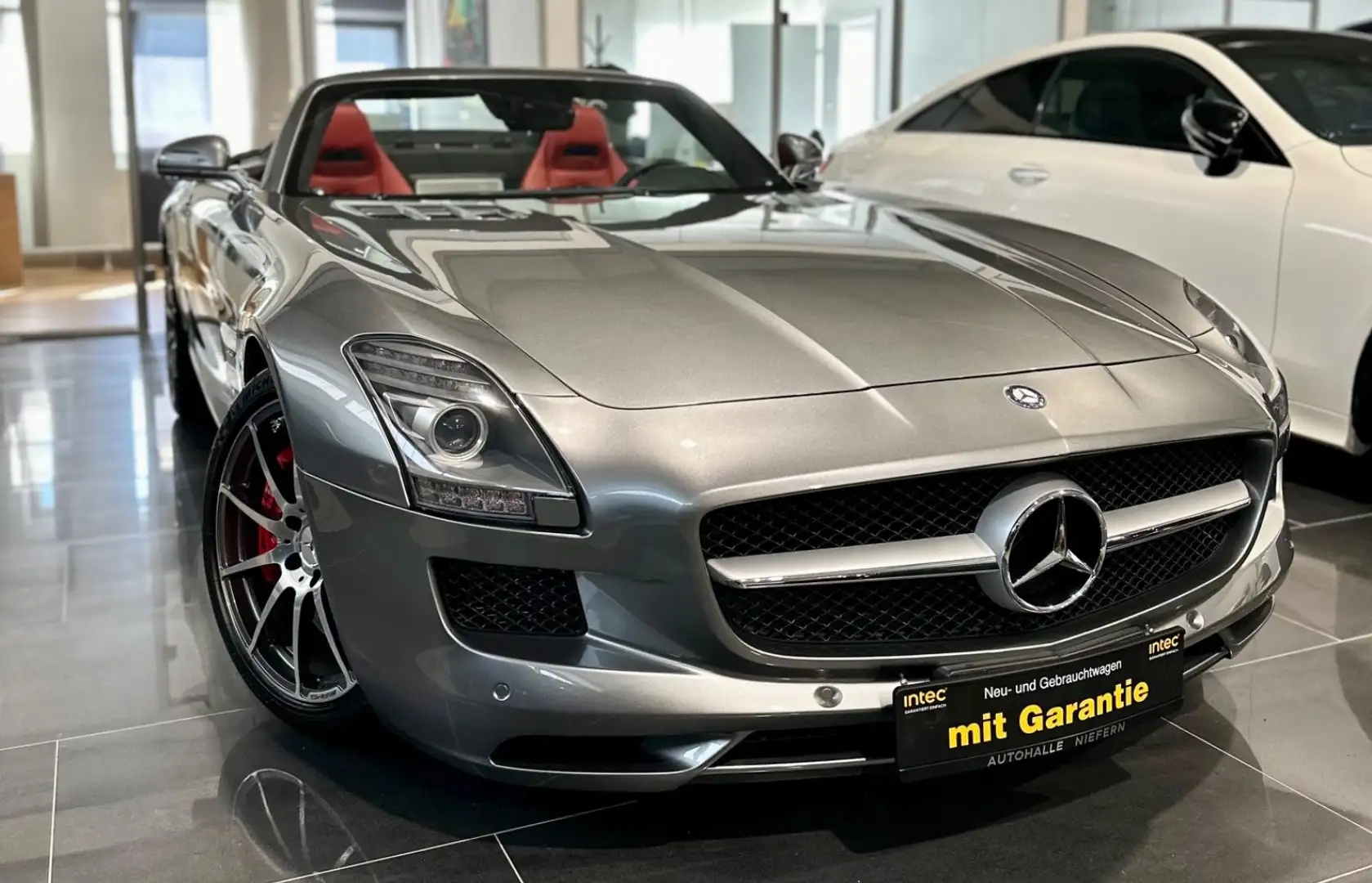 Mercedes-Benz SLS Roadster*6.3*CARBON*AIRSCARF*MEMORY*B&O Grijs - 1