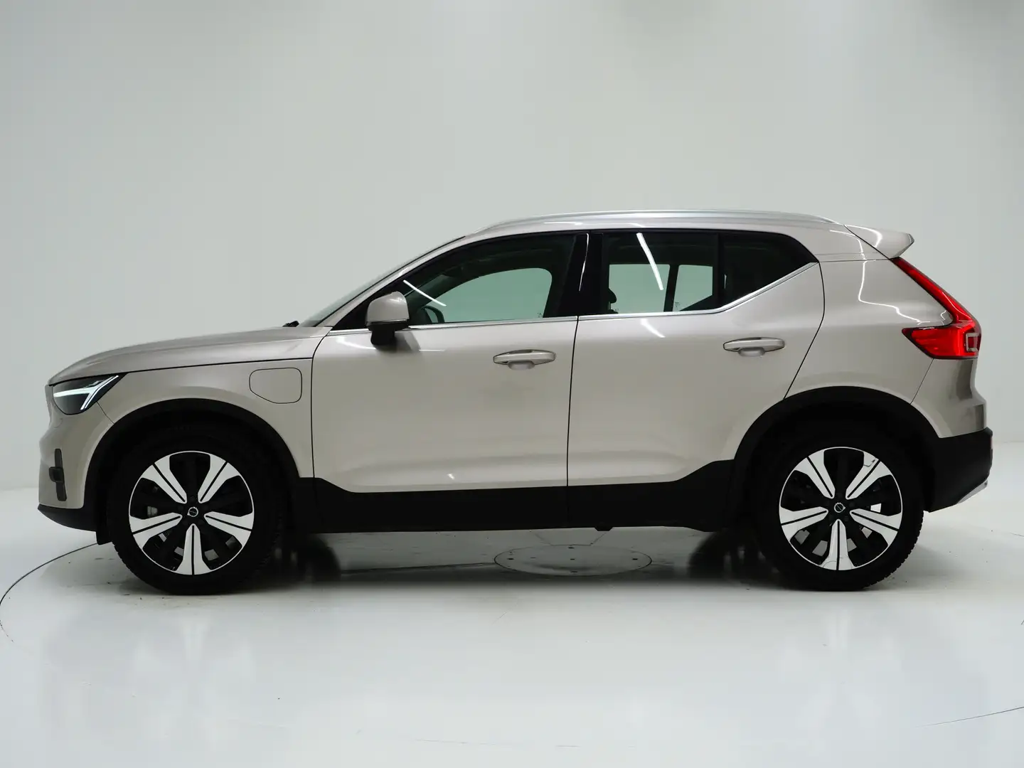Volvo XC40 1.5 T4 Recharge Ultimate | Panoramadak | Pilot Ass Beige - 2