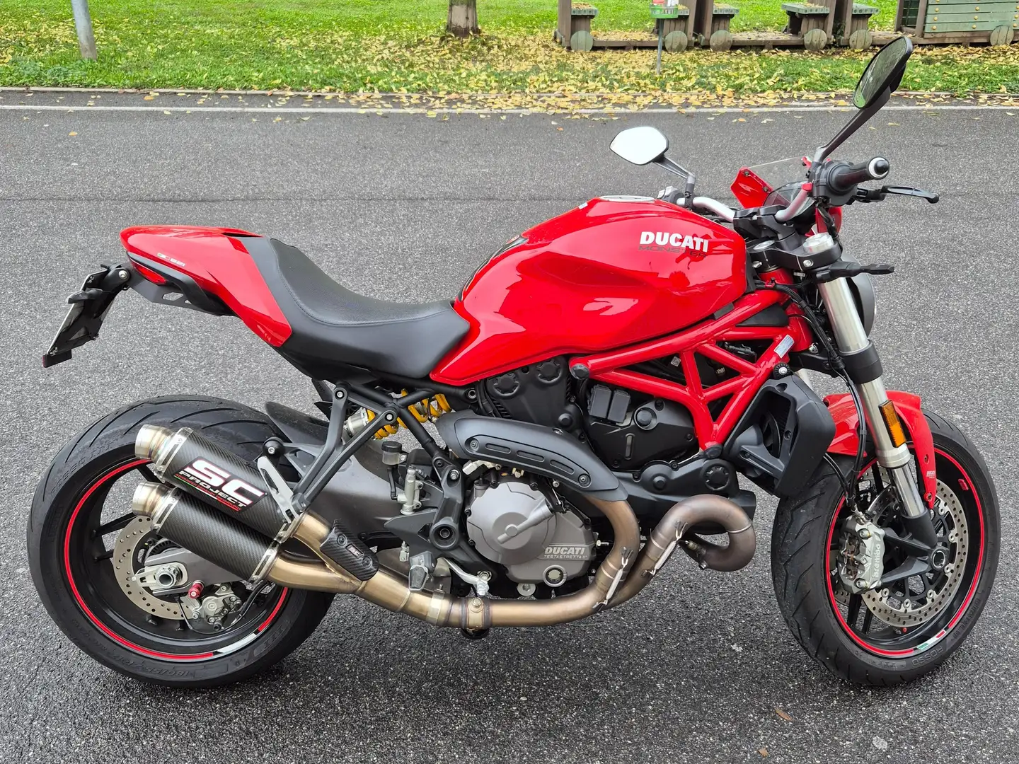 Ducati Monster 821 Rosso - 1