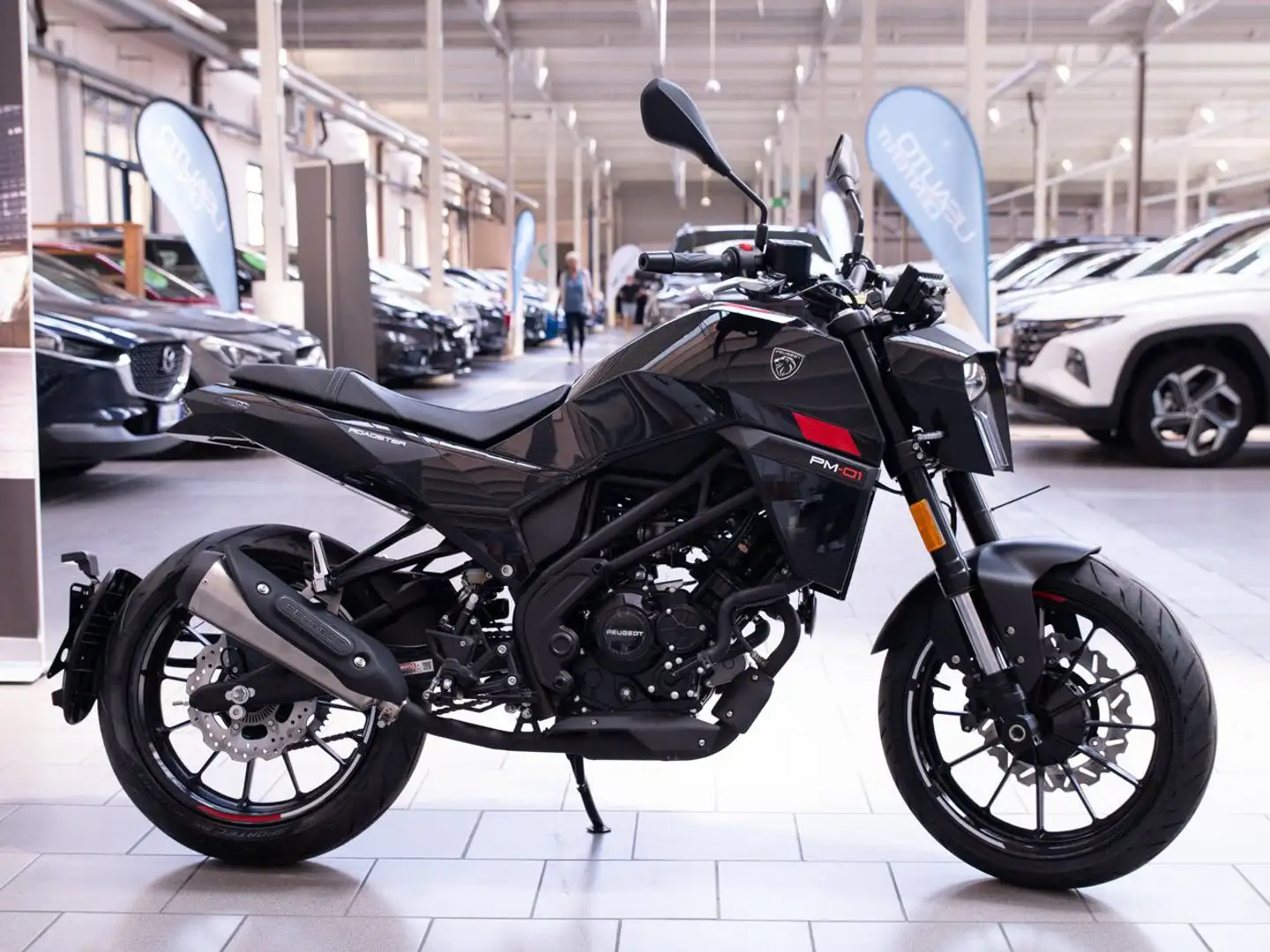 Peugeot PM-01 125cc ROADSTER ABS Zwart - 2