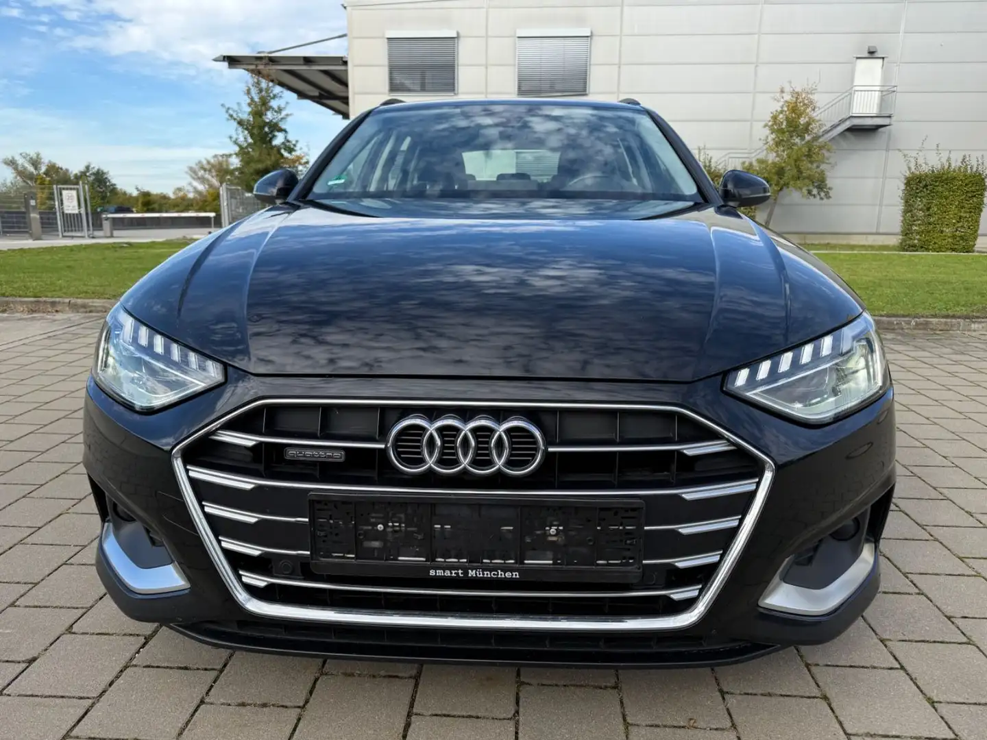 Audi A4 Avant 40 TDI quattro advanced AHK EURO 6 Schwarz - 1