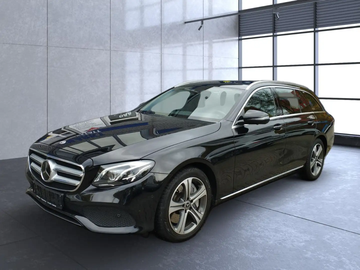 Mercedes-Benz E 400 d 4Matic T Modell*Pano*AHK*360*IHC+ Noir - 1