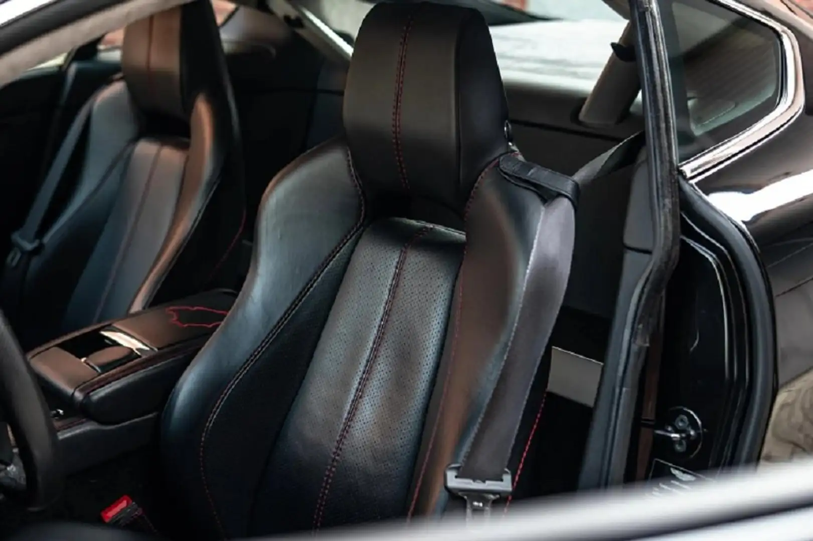Aston Martin Vantage Vantage Coupe 4.3 V8 sportshift Nero - 2