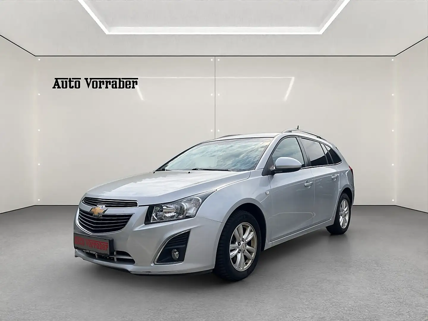 Chevrolet Cruze SW LT 1,7 D 130 PS Silber - 1