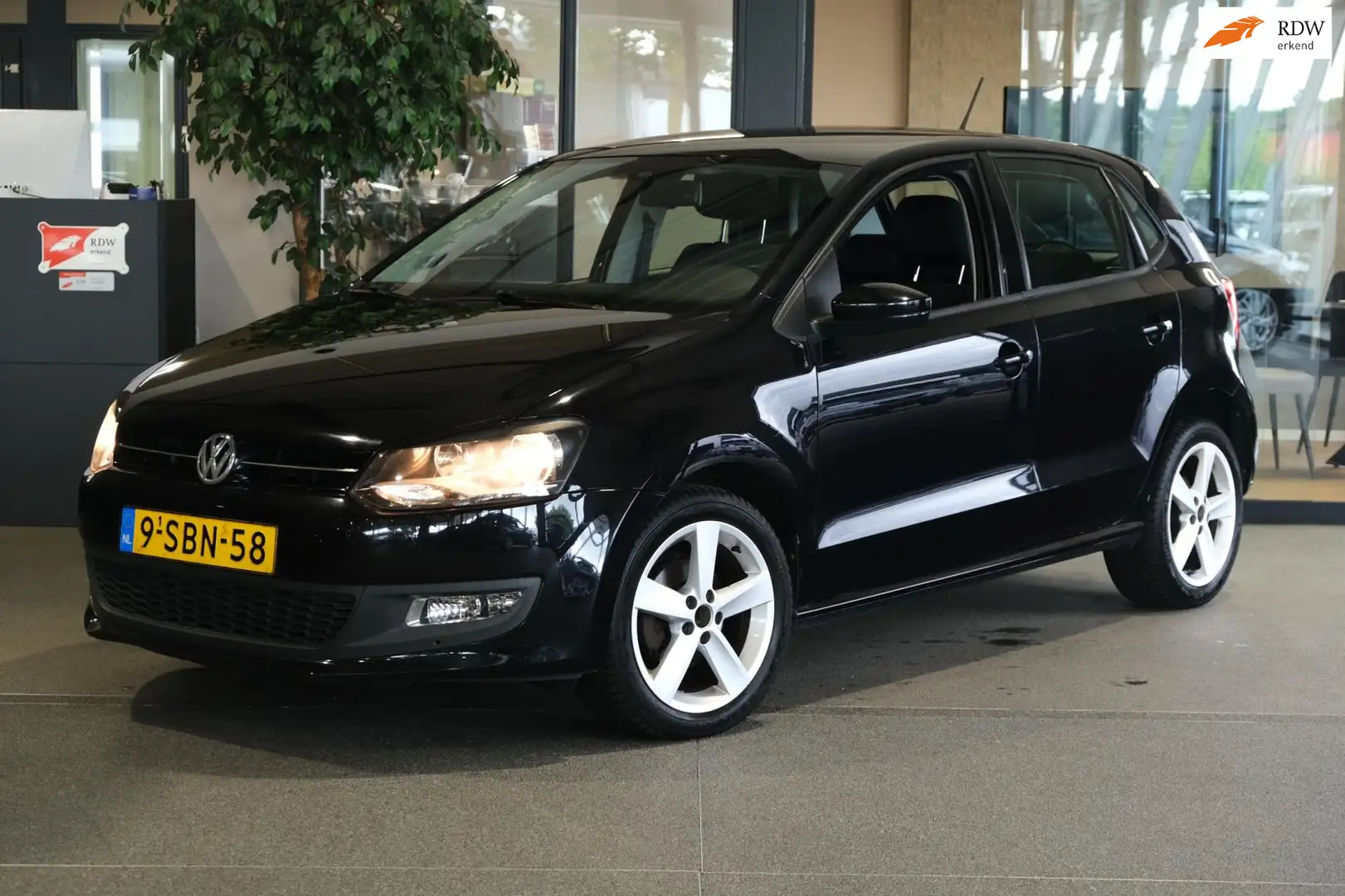 Volkswagen Polo 1.2 TSI Navi Cruise Airco Pdc Elektrische ramen CV Zwart - 1