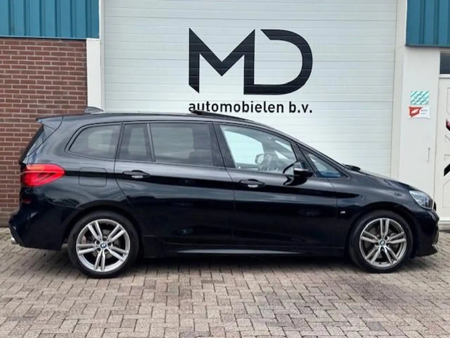 BMW 220 2-serie Gran Tourer 220i 7p. High Executive M Spor Zwart - 2