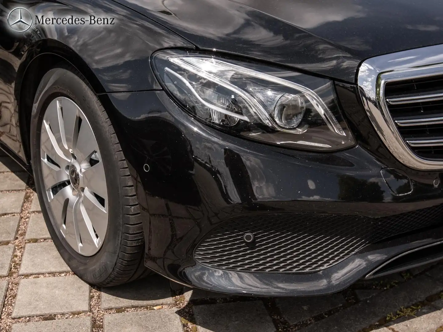 Mercedes-Benz E 300 d T Business+Sitzkomfort+AHK+LED+Totwink+ Noir - 2