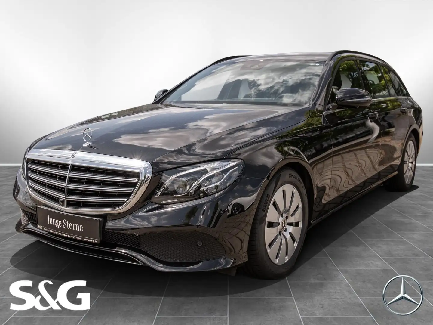 Mercedes-Benz E 300 d T Business+Sitzkomfort+AHK+LED+Totwink+ Noir - 1