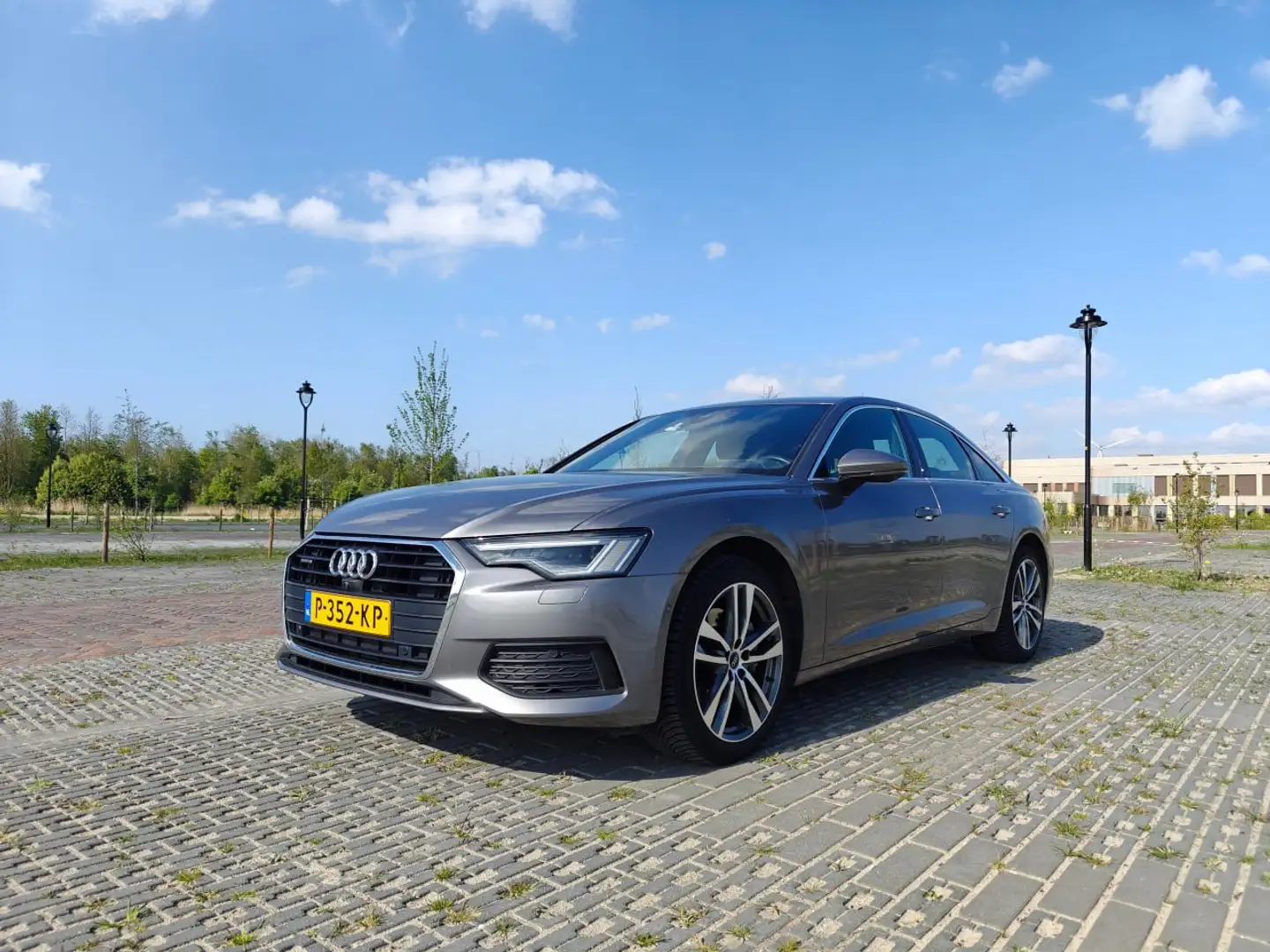 Audi A6 45 TFSI quattro Grijs - 2