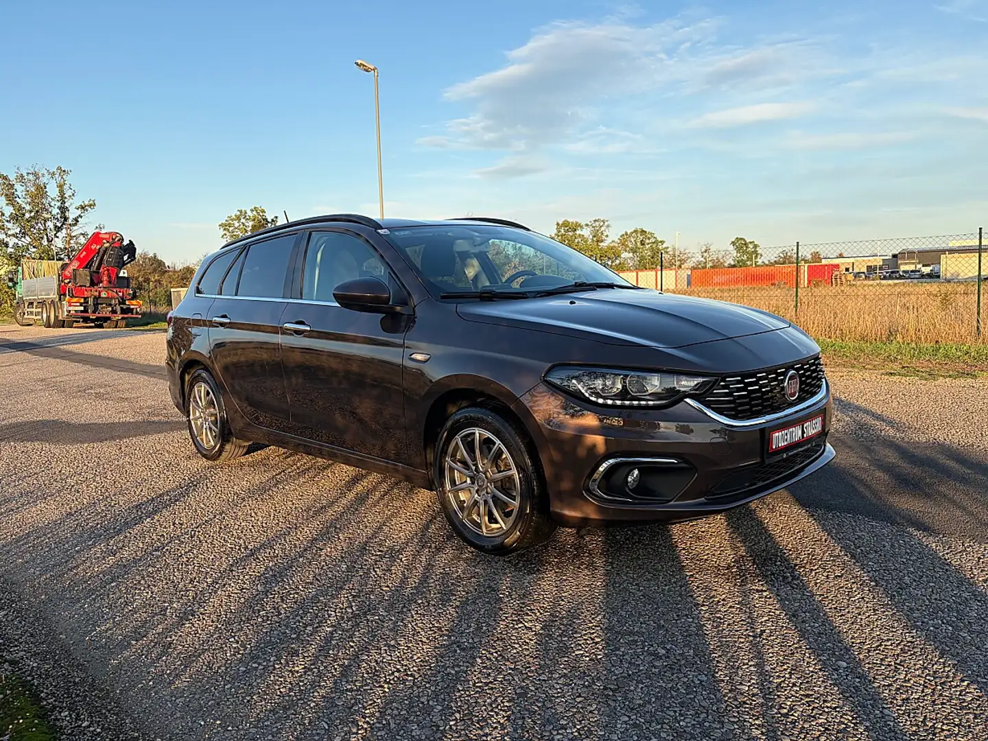 Fiat Tipo 1,6 MultiJet II 120 DDCT Lounge Braun - 2