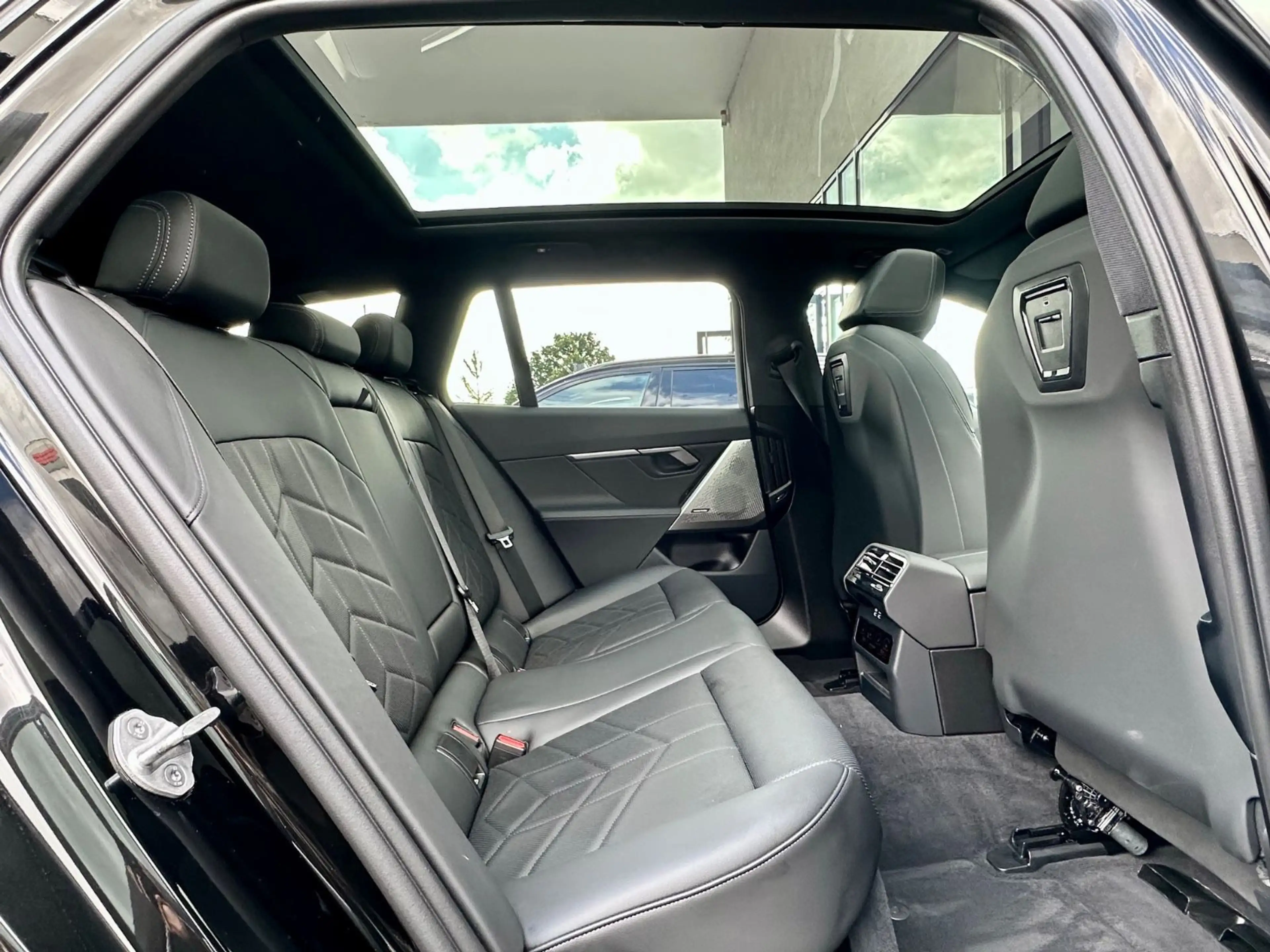 BMW 520 d xDrive Touring M Sport | Iconic | Panorama — photo 15