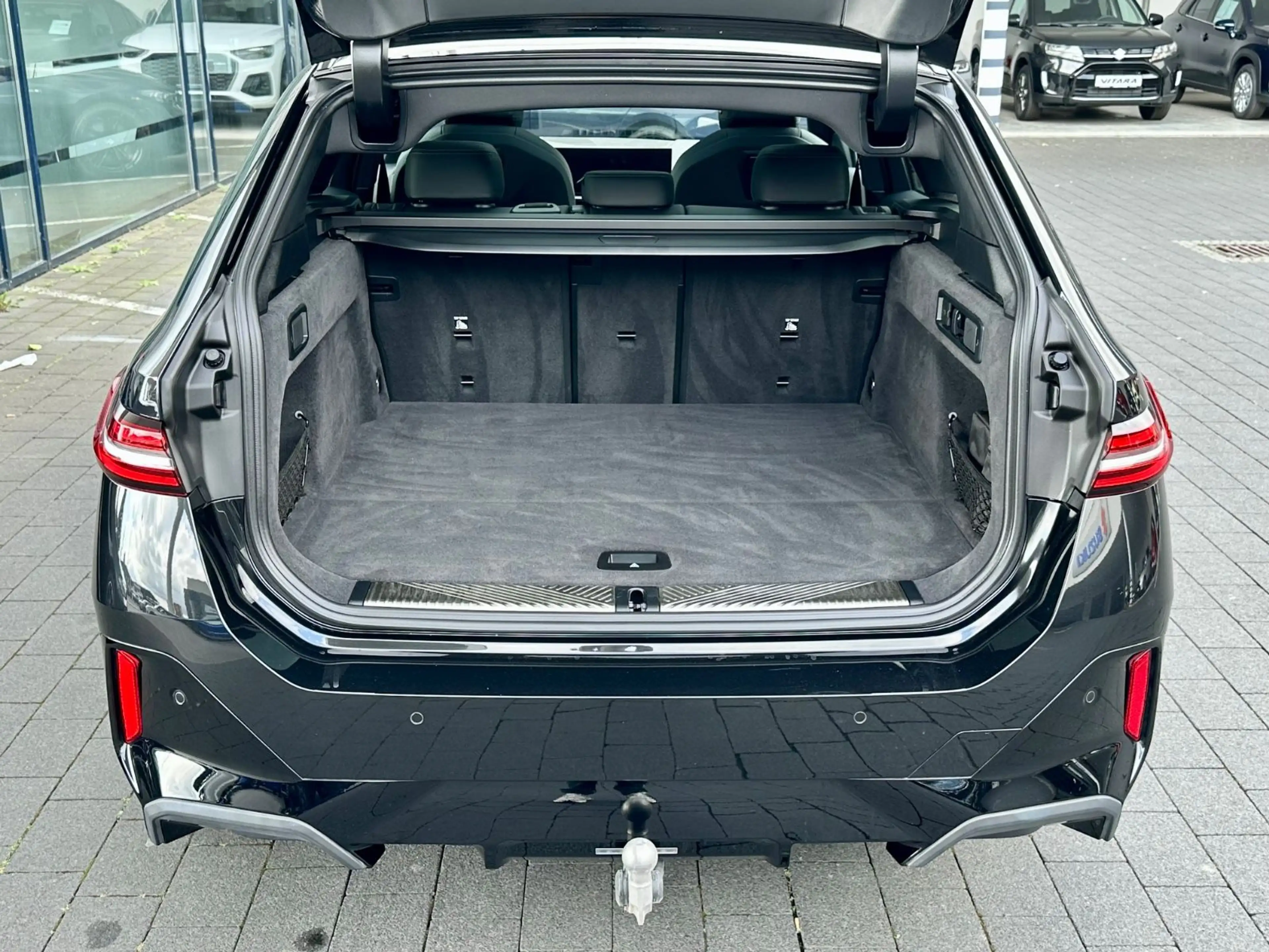 BMW 520 d xDrive Touring M Sport | Iconic | Panorama — photo 8