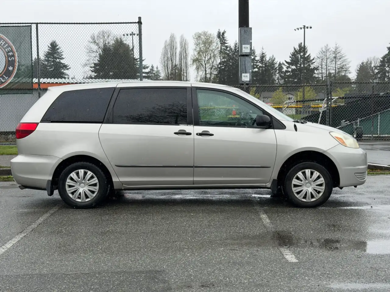 Toyota Sienna снимка Toyota Sienna