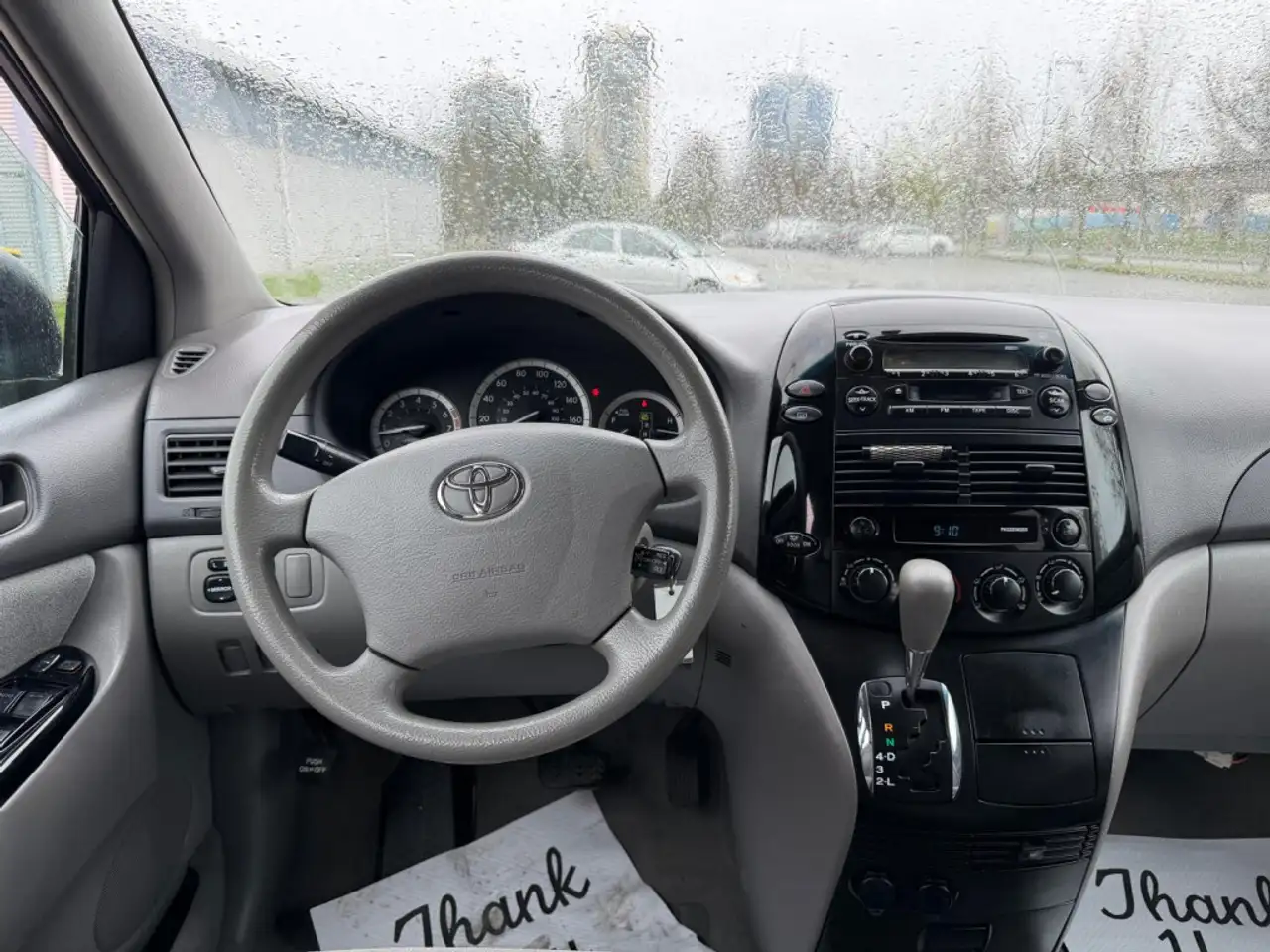 Toyota Sienna снимка Toyota Sienna