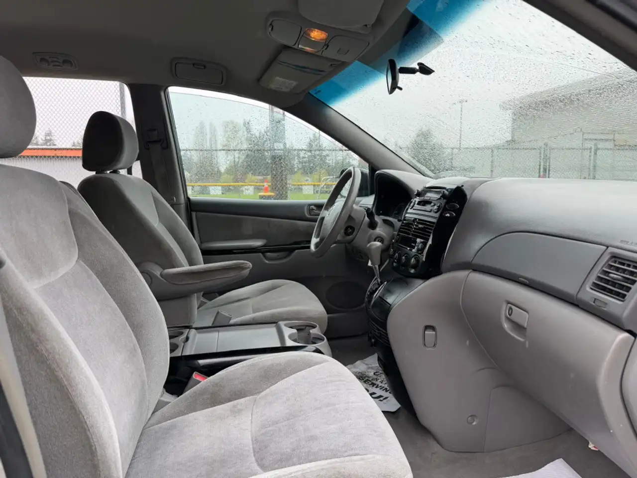 Toyota Sienna снимка Toyota Sienna