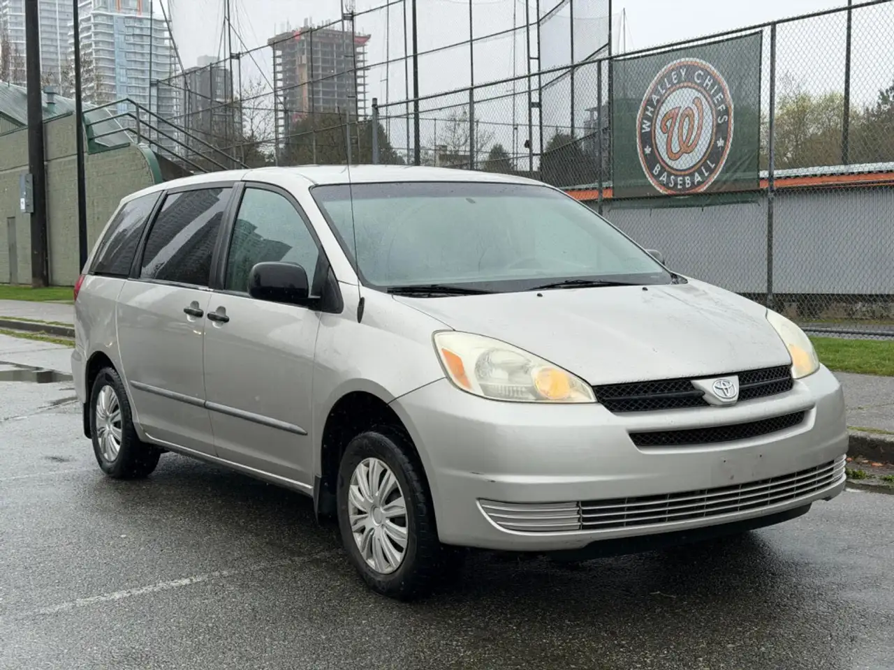 Toyota Sienna снимка Toyota Sienna