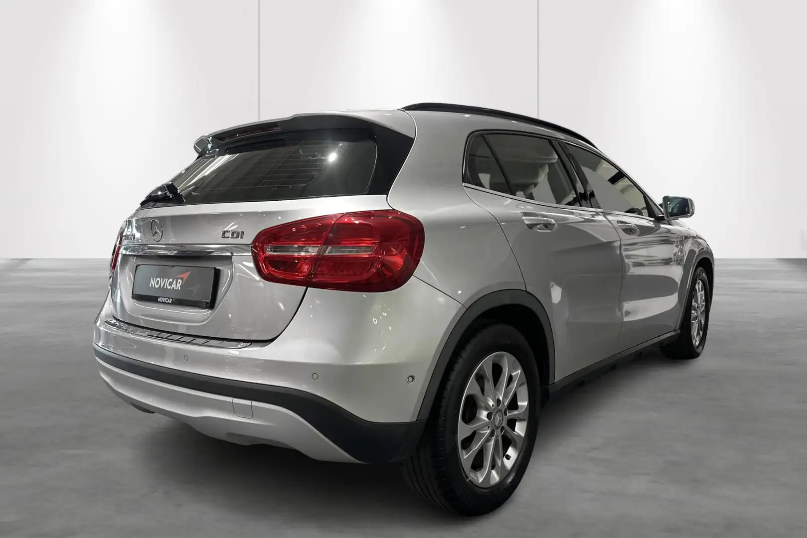 Mercedes-Benz GLA 180 CDI - 2