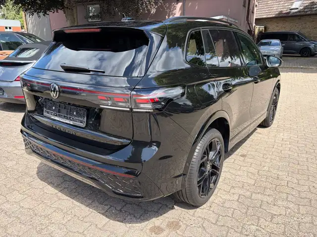 Volkswagen Tiguan view 8