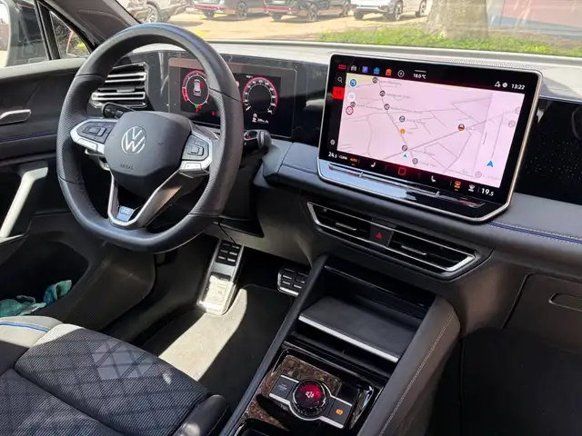 Volkswagen Tiguan view 11