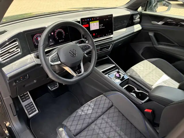 Volkswagen Tiguan view 9