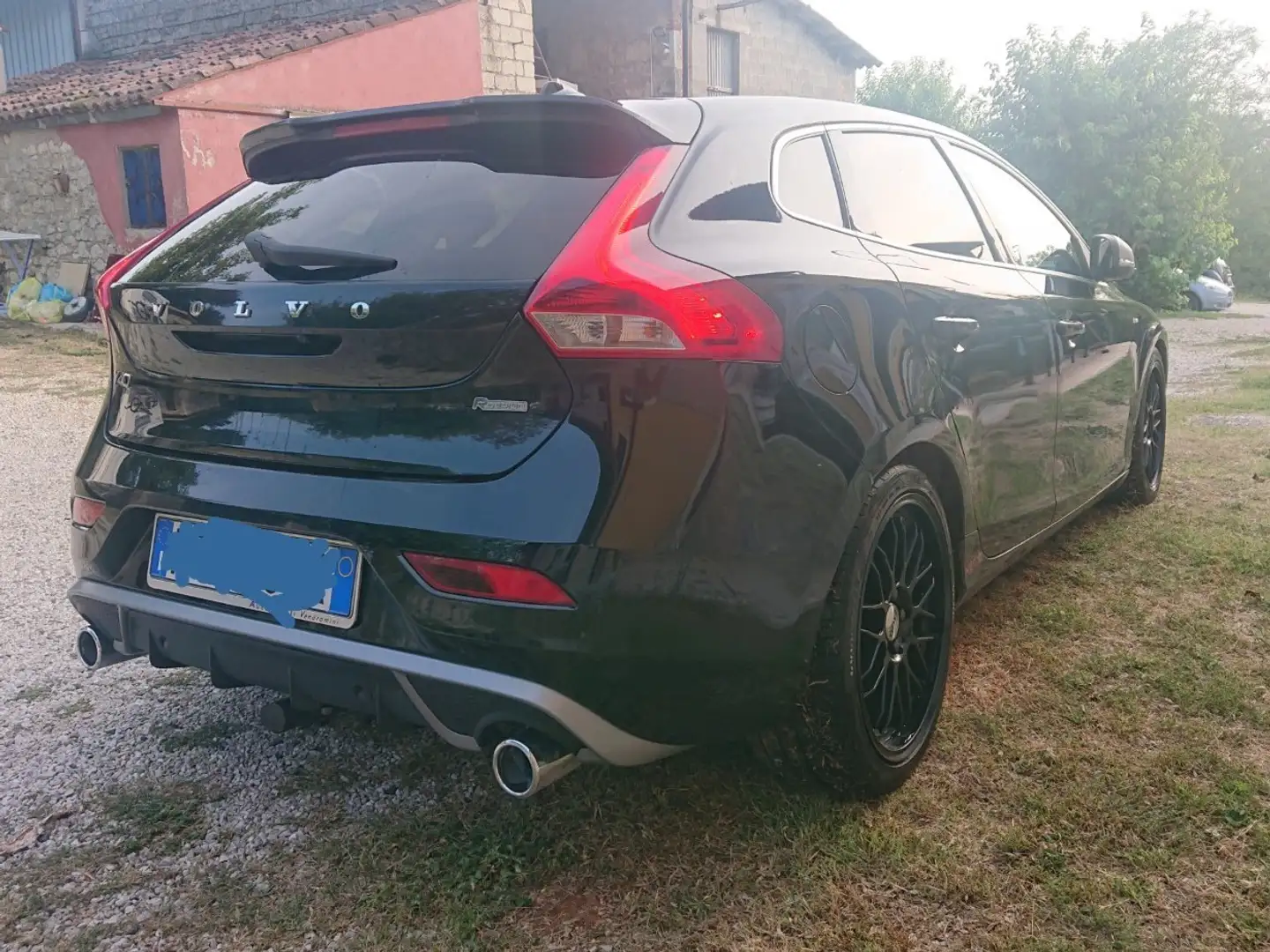 Volvo V40 2.0 d3 R-design Nero - 2