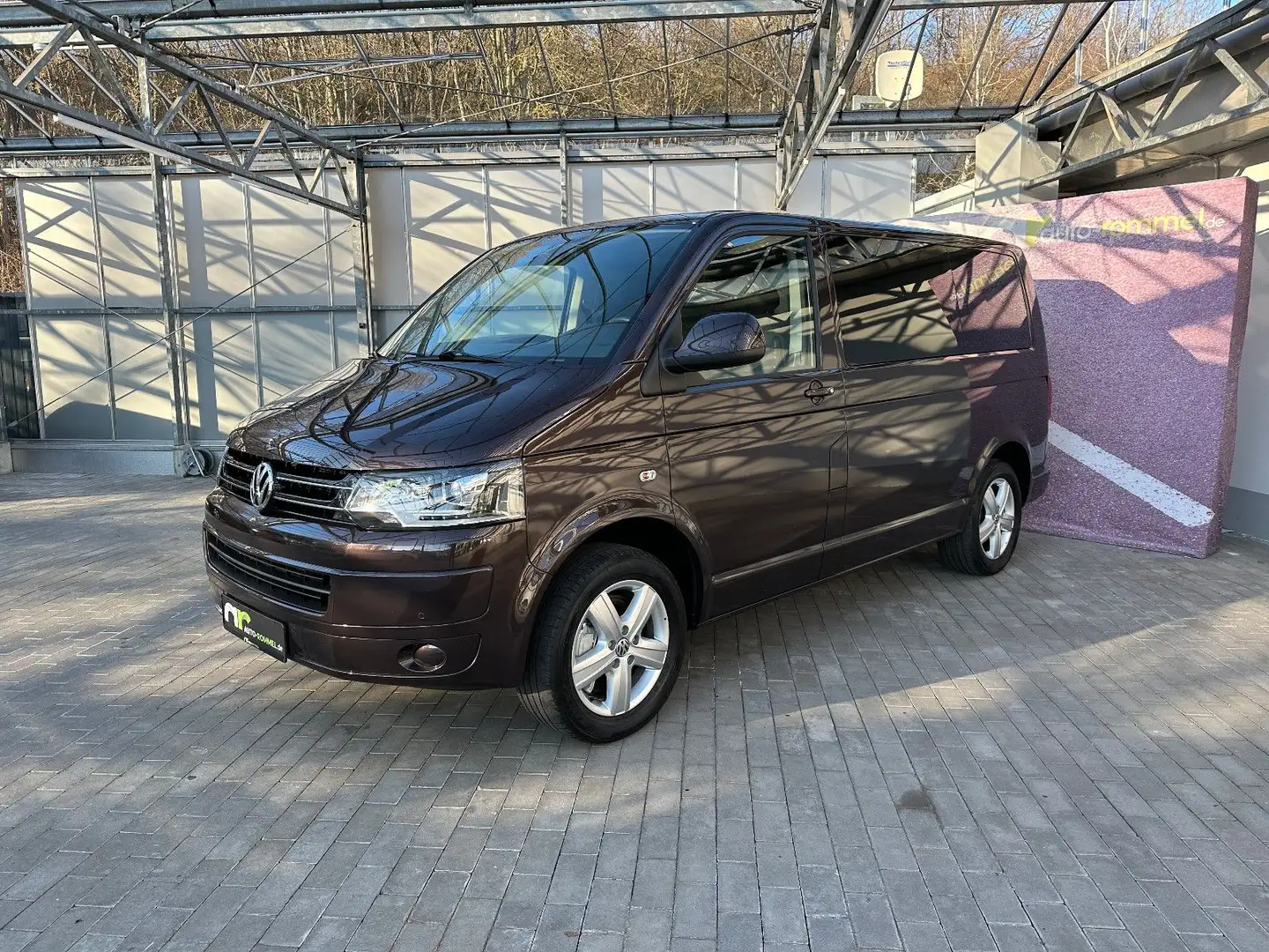 Volkswagen T5 Multivan 2.0 TDI 4-mot Comfortl Xen PDC AHK Braun - 1
