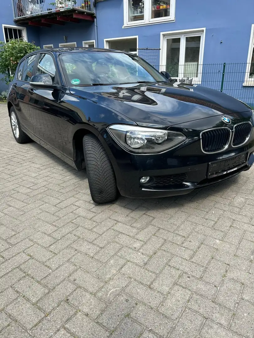 BMW 114 1er (5-Türer) 114i Schwarz - 2