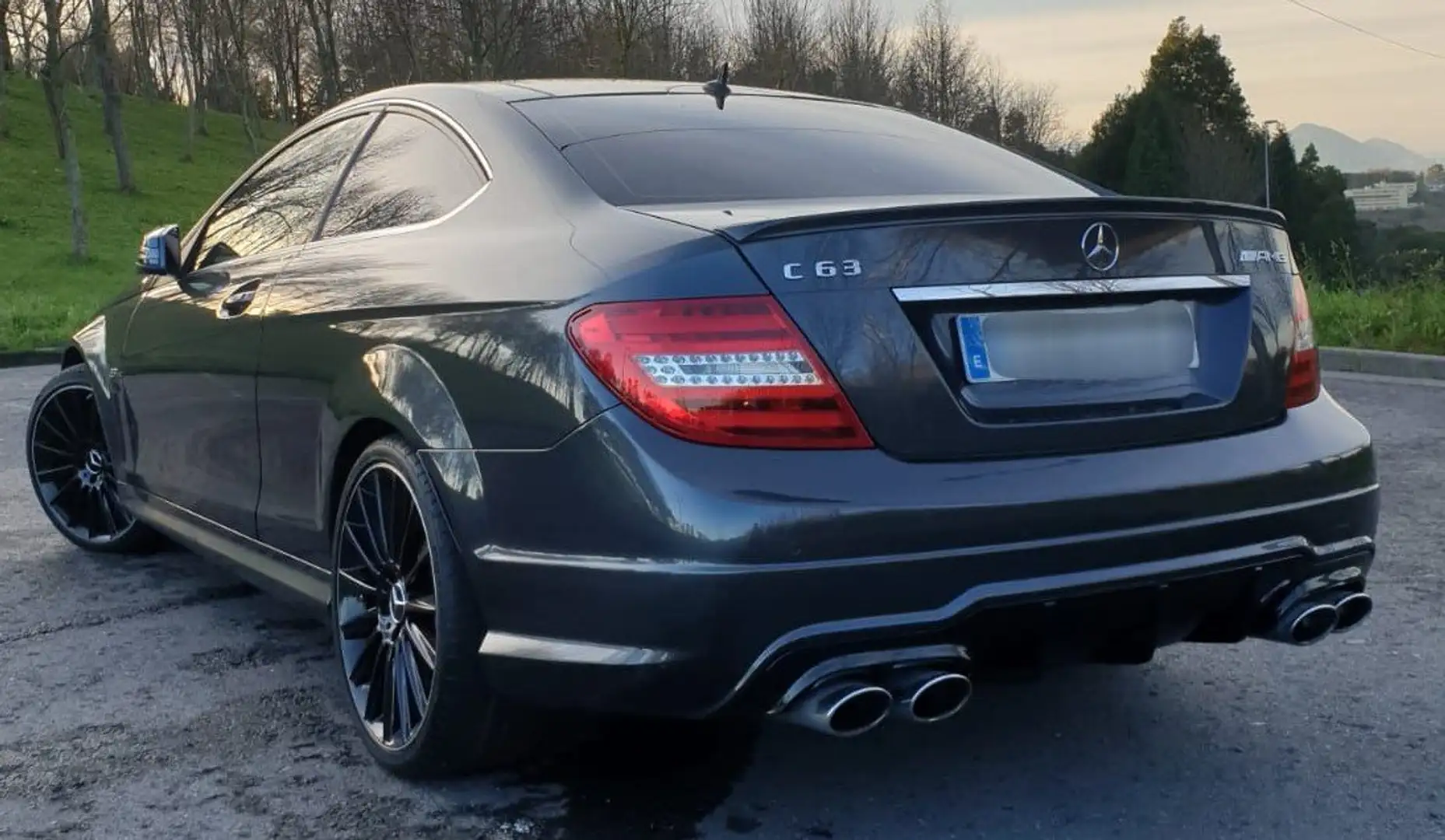 Mercedes-Benz C 63 AMG Coupé Gris - 1