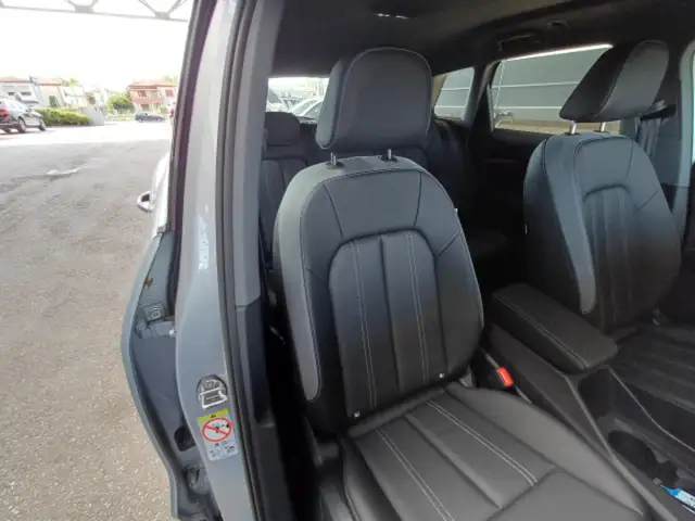 Audi Q4 E-Tron view 10