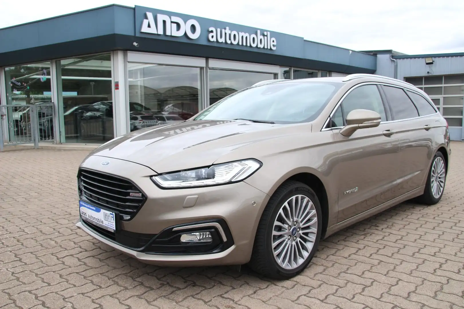 Ford Mondeo 2.0 Turnier Hybrid LED/Kamera/Keyless/AHK Серебристый - 1