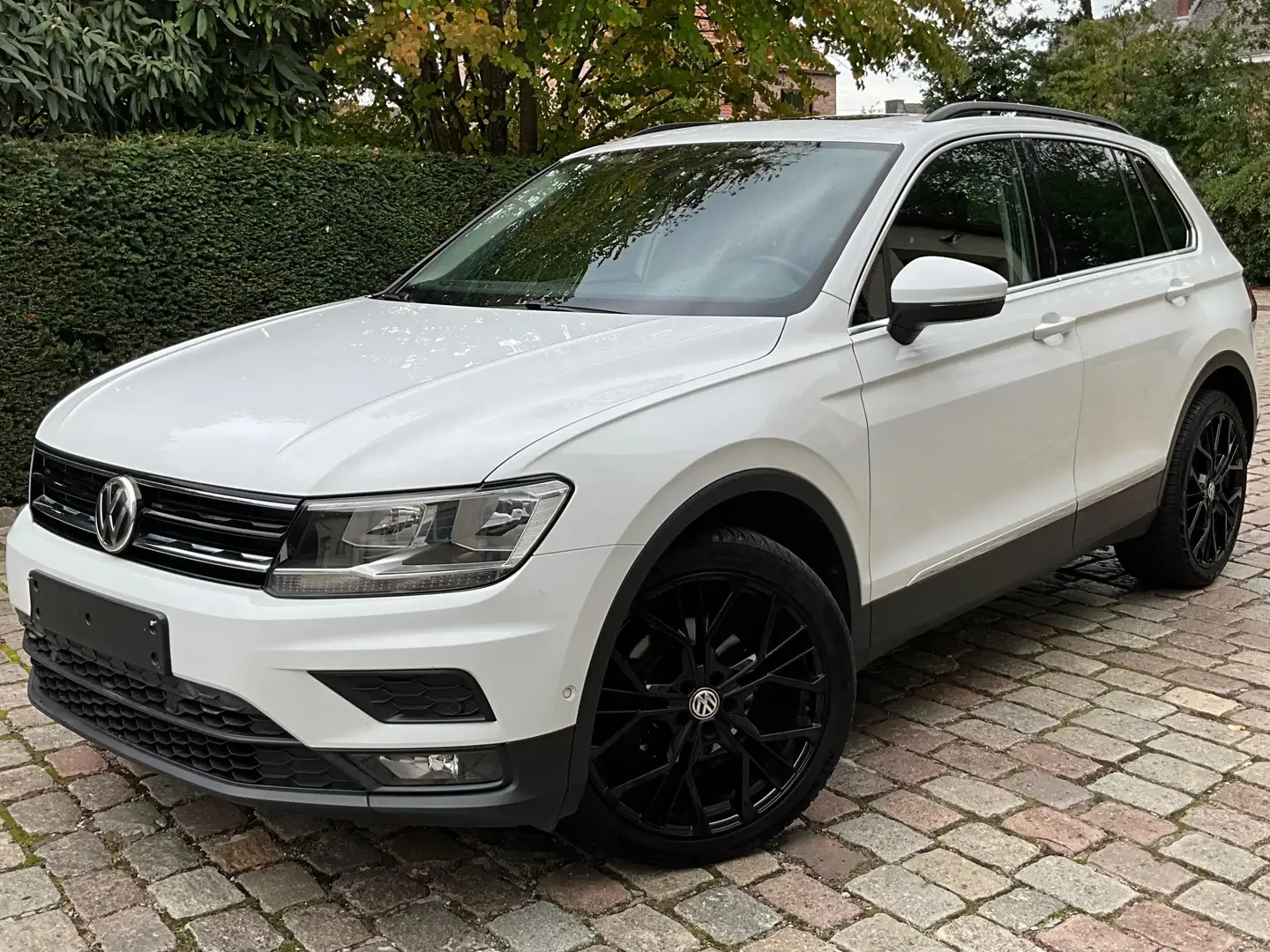 Volkswagen Tiguan 2.0 TDi SCR Comfortline ### 135000 km ### White - 1