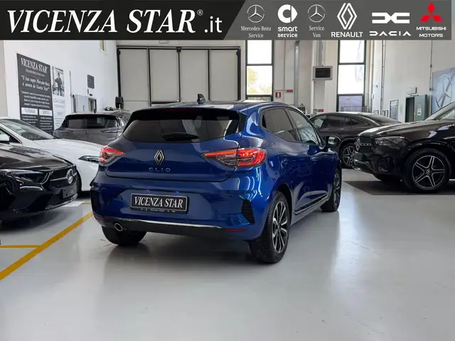 Renault Clio view 2
