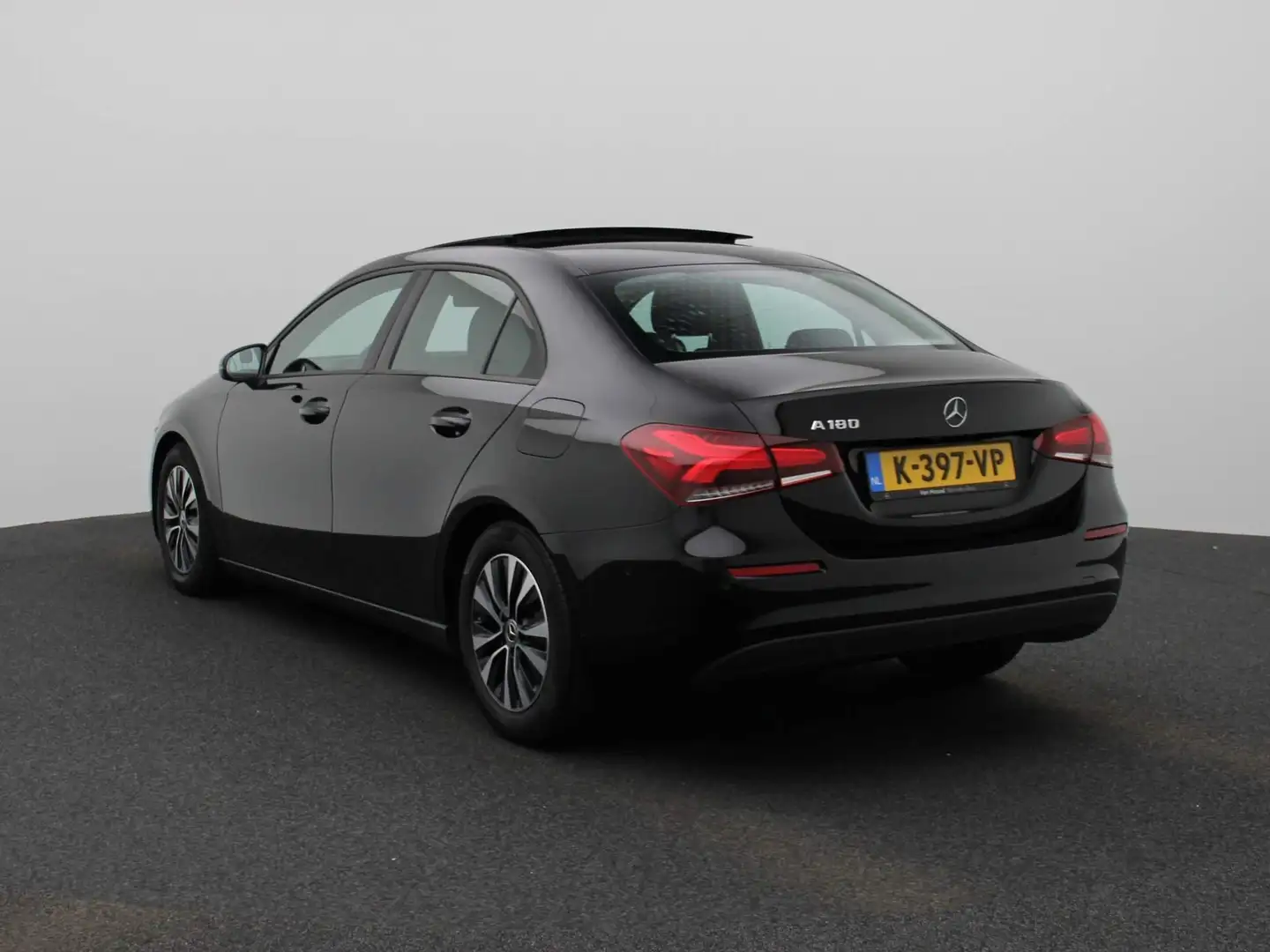 Mercedes-Benz A 180 Business Solution Automaat | Apple/Android Play | Zwart - 2