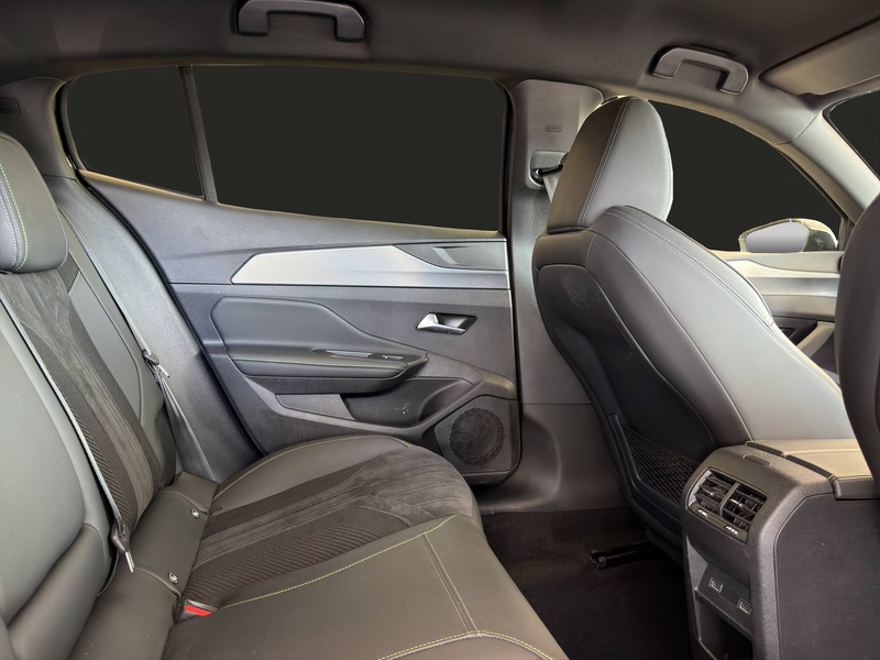 Peugeot 408 GT 1.2 130 EAT8 PureTech EURO 6d — photo 6