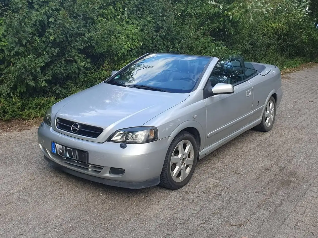 Opel Astra Cabrio 2.2 16V, foto 1