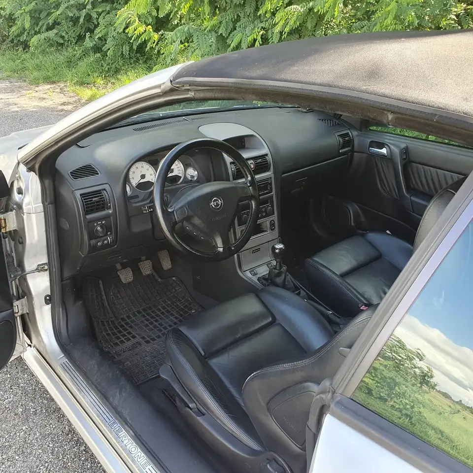 Opel Astra Cabrio 2.2 16V, foto 6