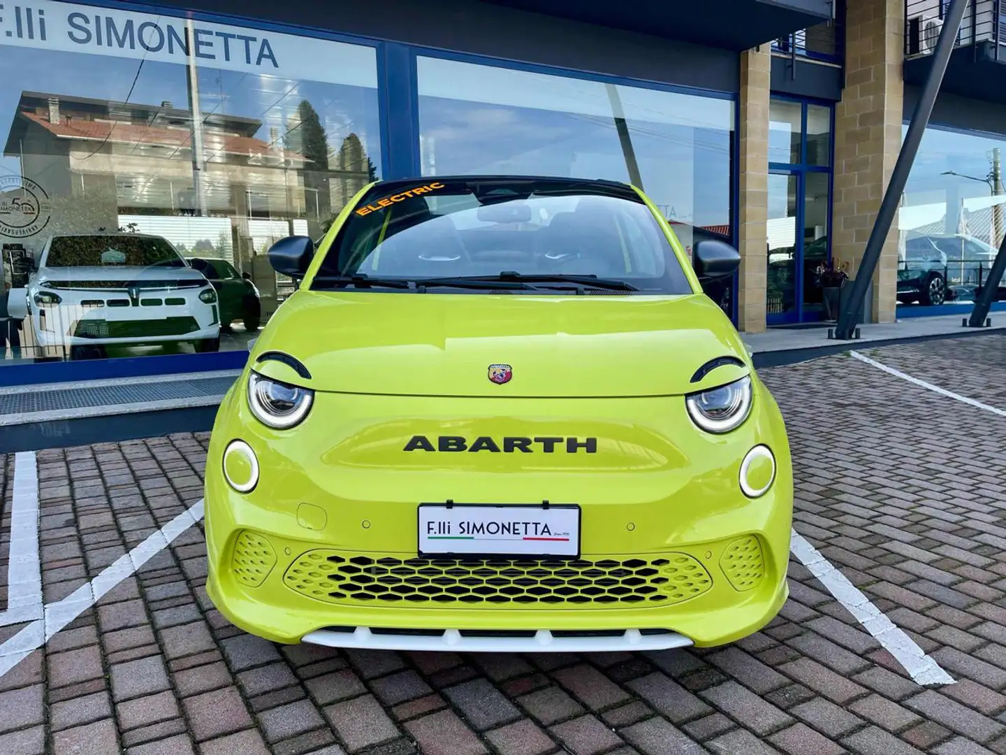 Abarth 500e C Turismo 42 KWH - AZIENDALE Giallo - 2