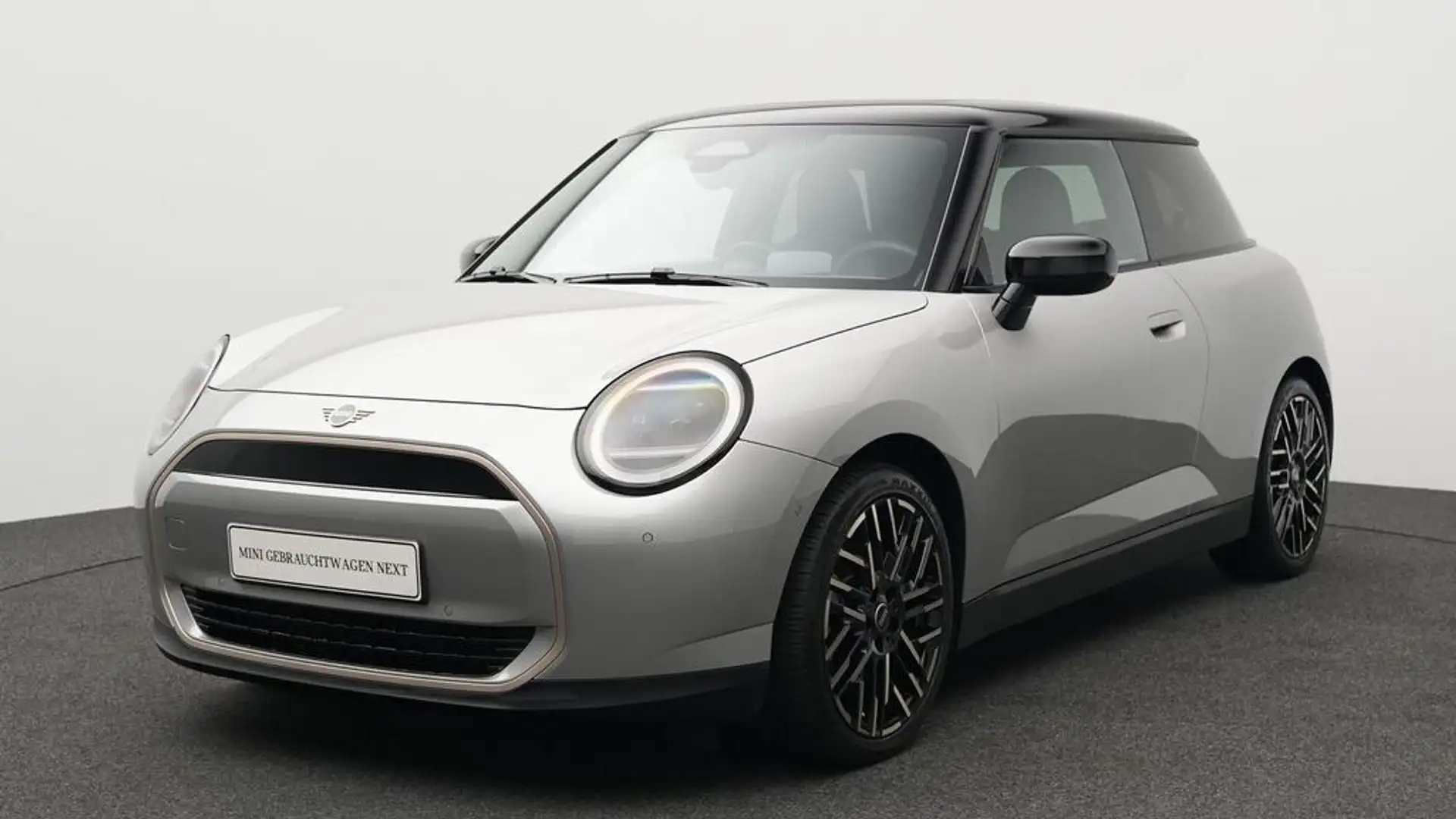 MINI Cooper E Favoured Trim Grau - 1
