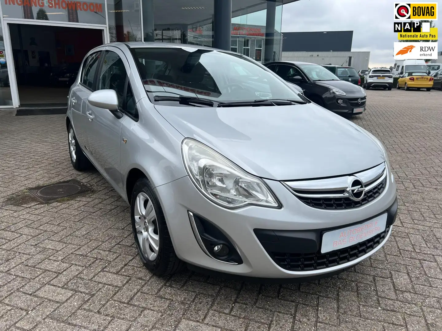 Opel Corsa 1.2-16V Berlin, Airco, trekhaak, Cruise control, e Grijs - 1