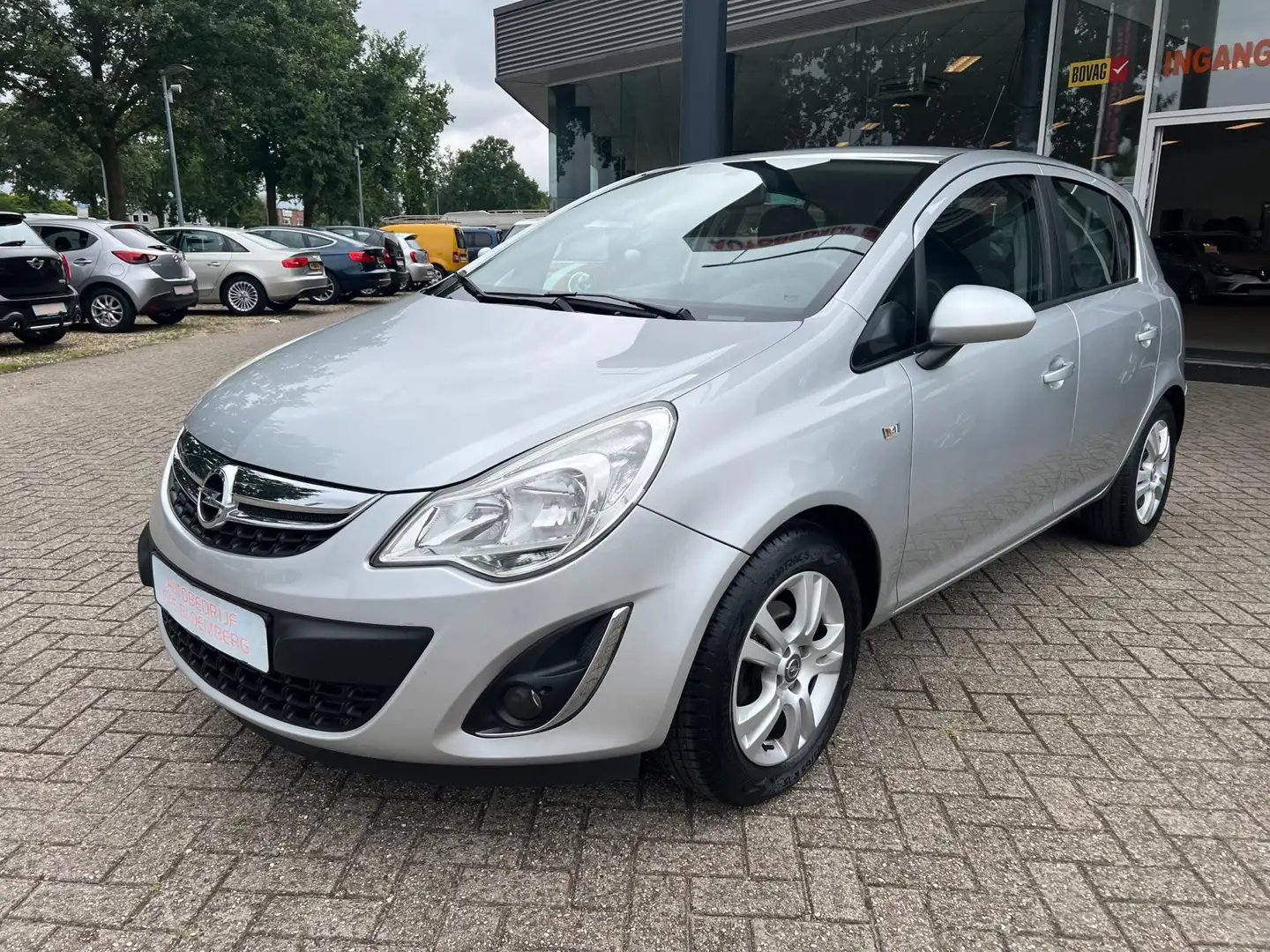 Opel Corsa 1.2-16V Berlin, Airco, trekhaak, Cruise control, e Grijs - 2
